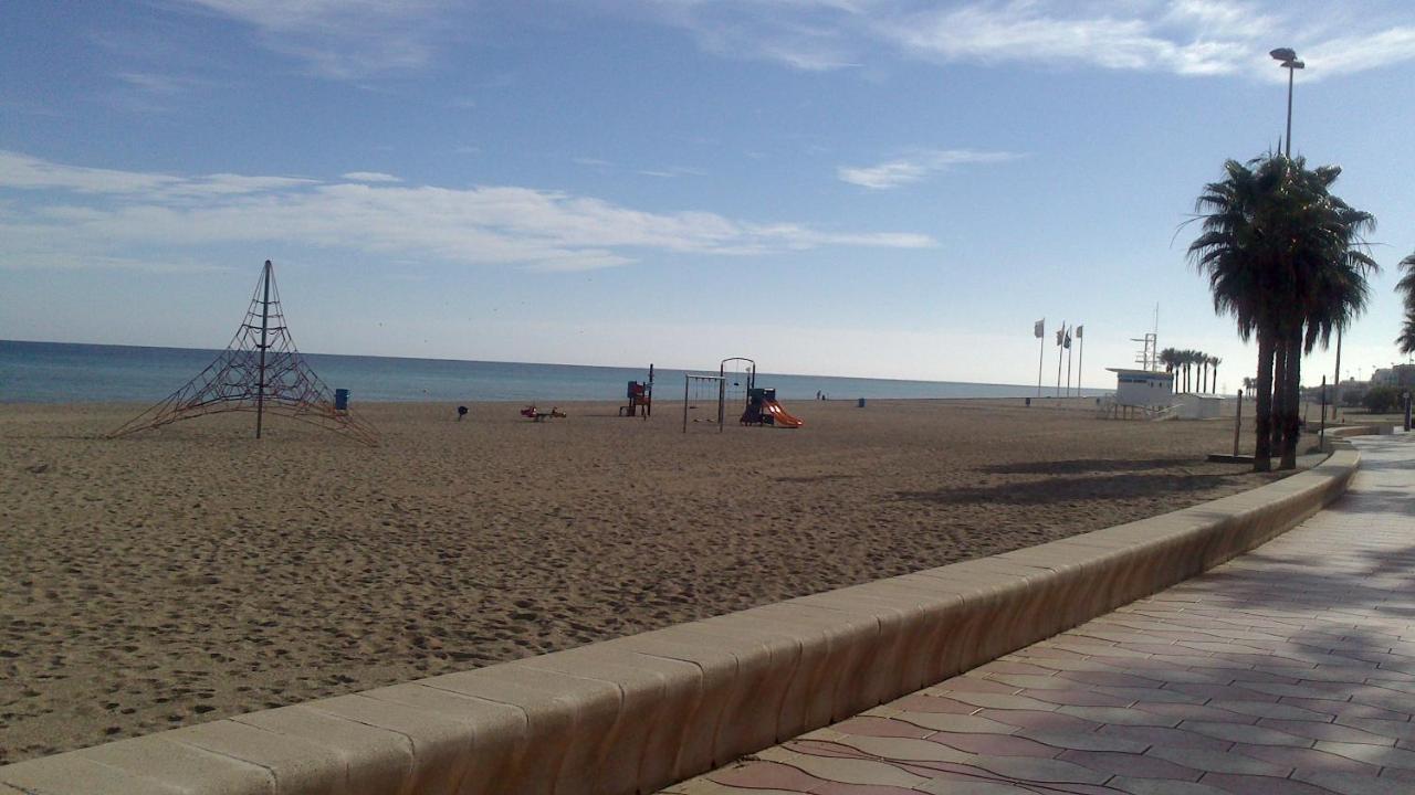 Apartamento Con Piscina Y Terraza A 50 Metros De La Playa