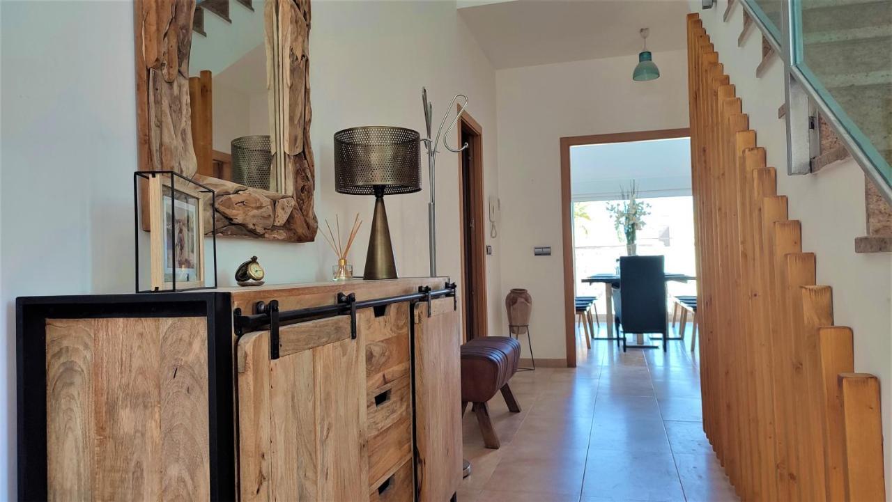 5 Bedrooms Private House 300m From Roquetas de Mar