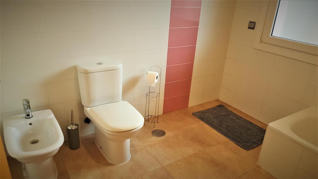 5 Bedrooms Private House 300m From Chalet *