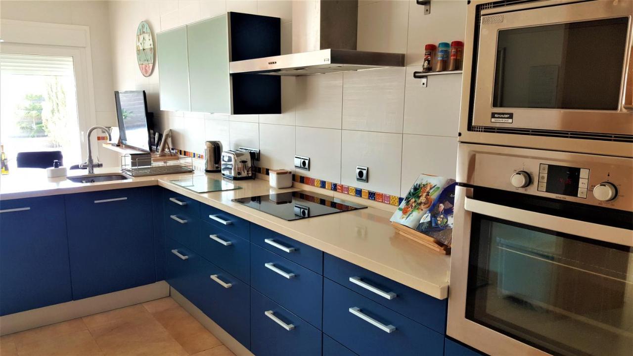 5 Bedrooms Private House 300m From * Roquetas de Mar