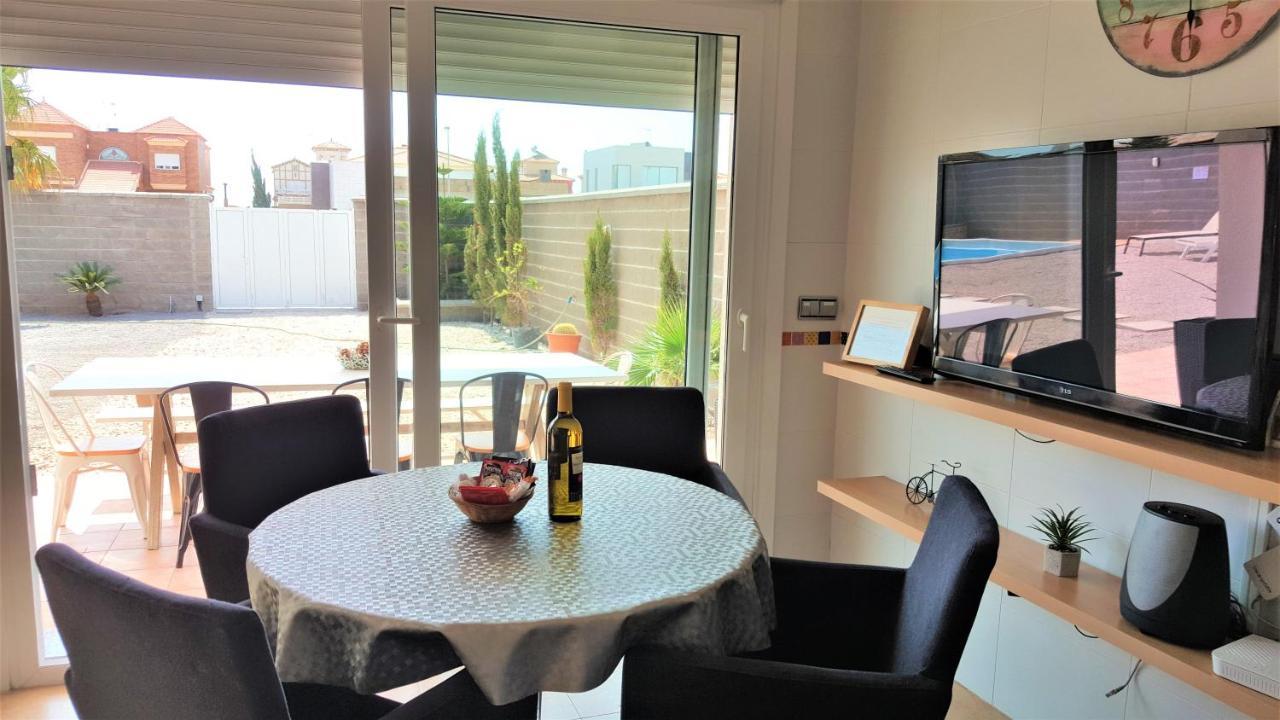 5 Bedrooms Private House 300m From * Roquetas de Mar