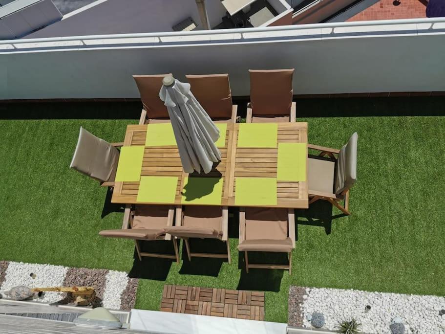 ático 4 Dormitorios Cerca De La Playa Con Gran Terraza Y 2 Parkings Apartamento *