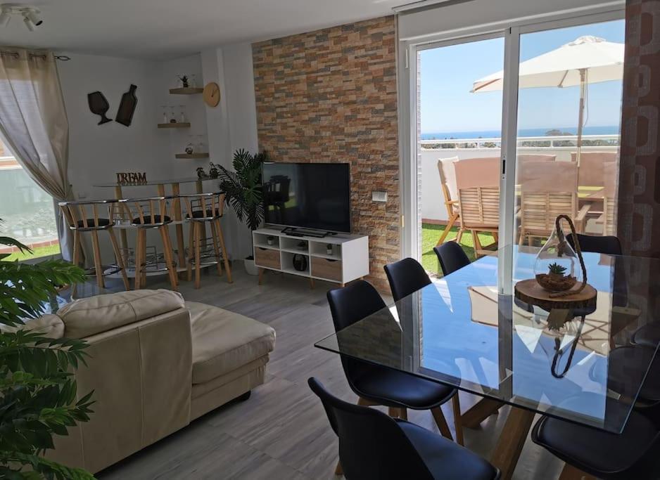 ático 4 Dormitorios Cerca De La Playa Con Gran Terraza Y 2 Parkings Apartamento Roquetas de Mar