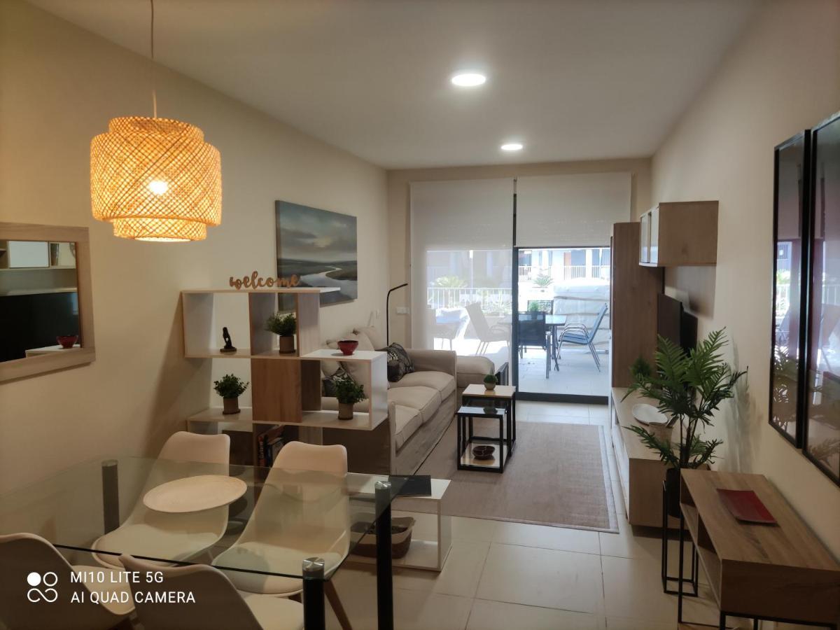 Apartamento De Lujo En Primera Linea Playa, Piscina, Tenis, Padel, Gimnasio, Wifi, Garaje * Roquetas de Mar