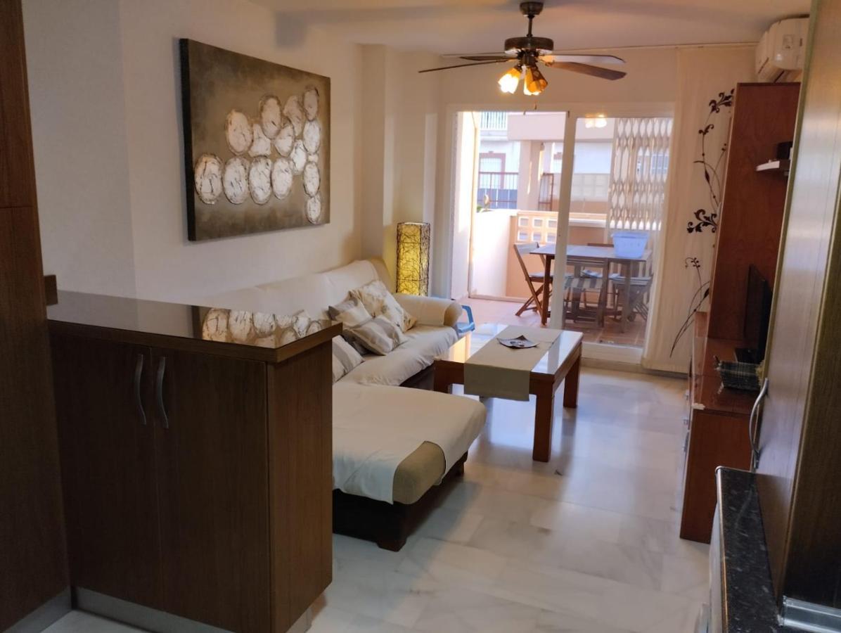 Precioso En Residencial Con Piscina Apartamento