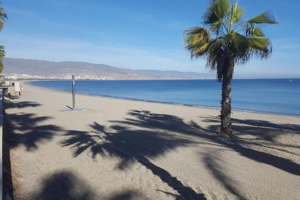 ático 4 Dormitorios Cerca De La Playa Con Gran Terraza Y 2 Parkings * Roquetas de Mar