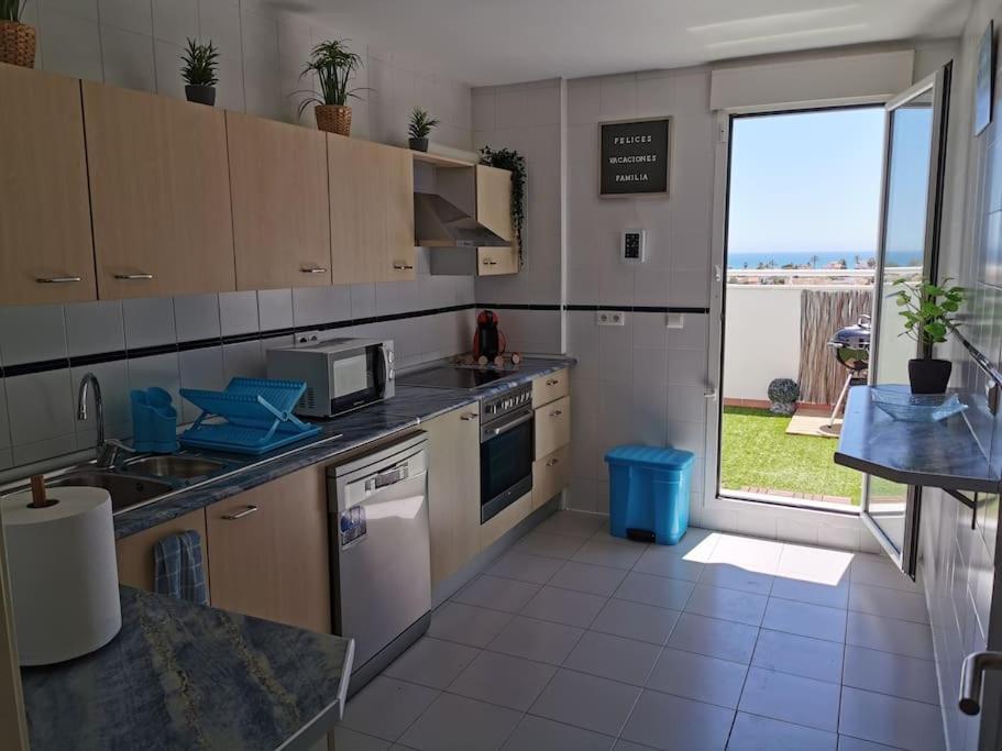ático 4 Dormitorios Cerca De La Playa Con Gran Terraza Y 2 Parkings Roquetas de Mar