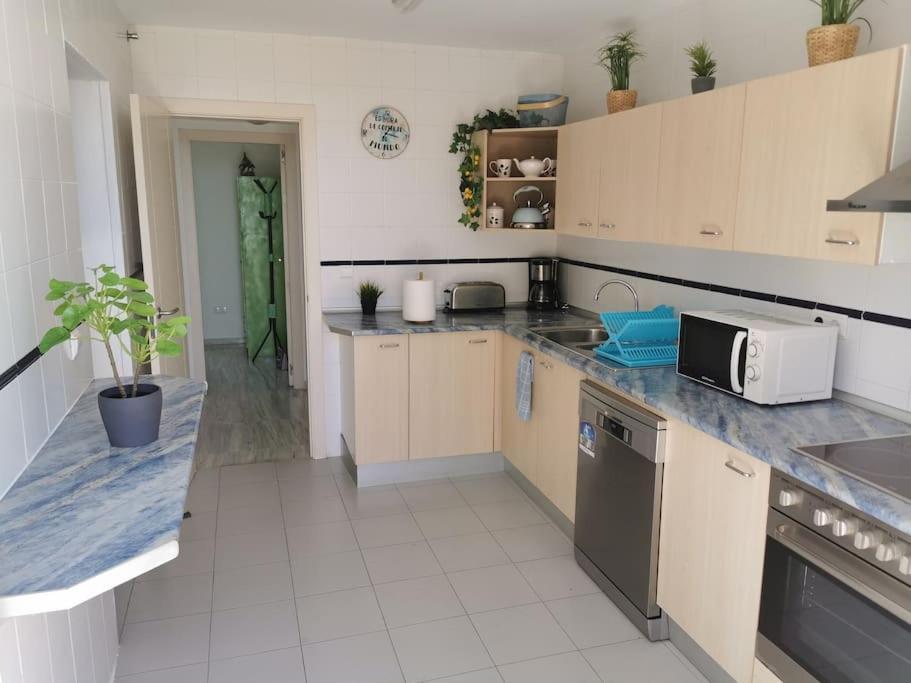 Apartamento ático 4 Dormitorios Cerca De La Playa Con Gran Terraza Y 2 Parkings *