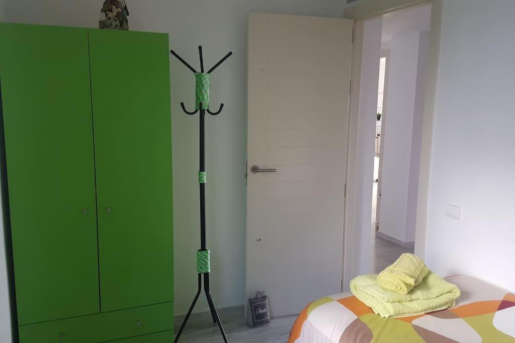 Apartamento ático 4 Dormitorios Cerca De La Playa Con Gran Terraza Y 2 Parkings *