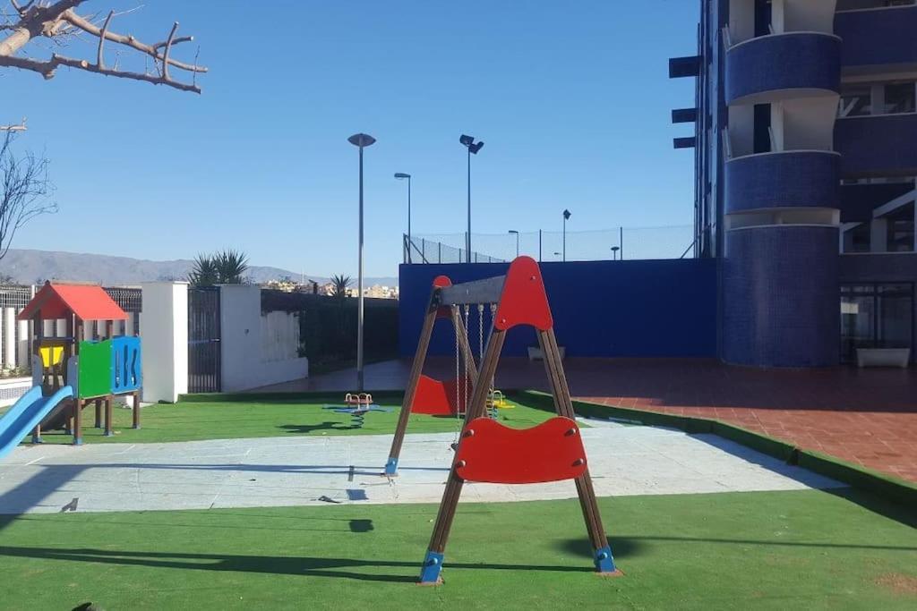 Apartamento ático 4 Dormitorios Cerca De La Playa Con Gran Terraza Y 2 Parkings Roquetas de Mar