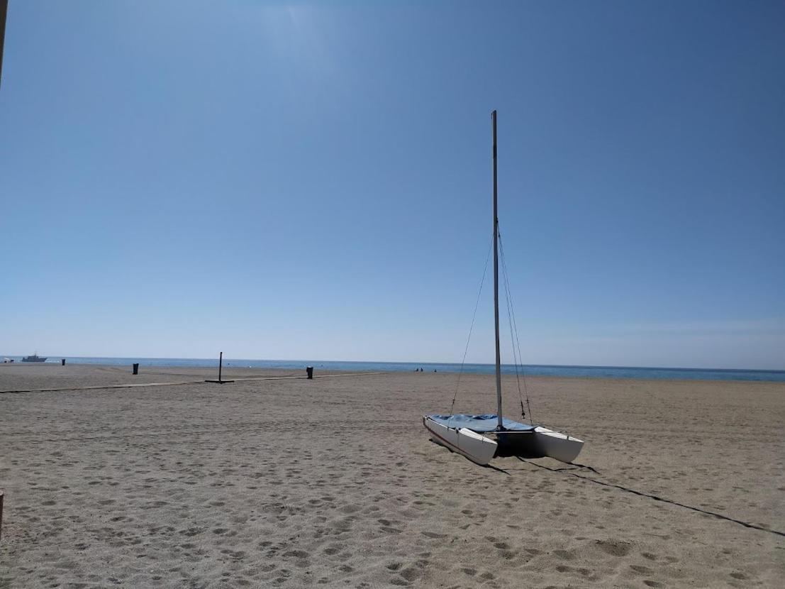 Coqueto Con Terraza En La Playa Roquetas de Mar