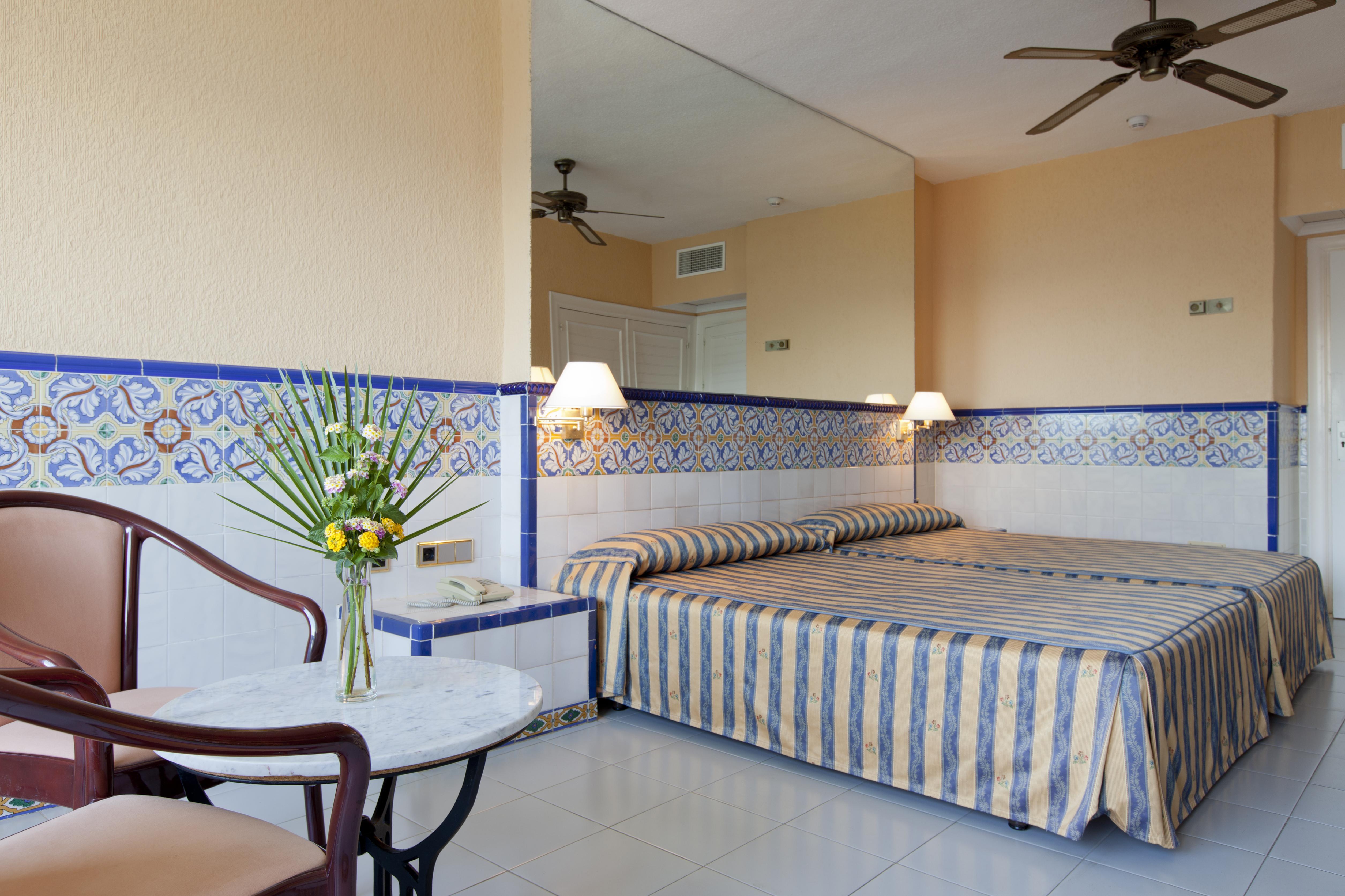Hotel Playalinda 4*