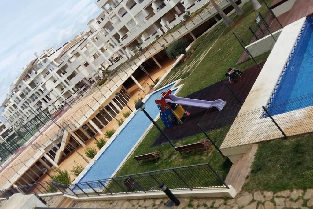 Apartamento En Vereda Golf Primera Línea
