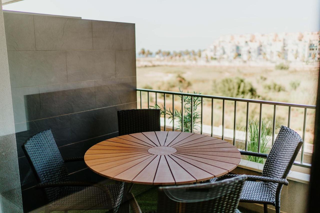 Primera Linea De Playa Serena Apartamento