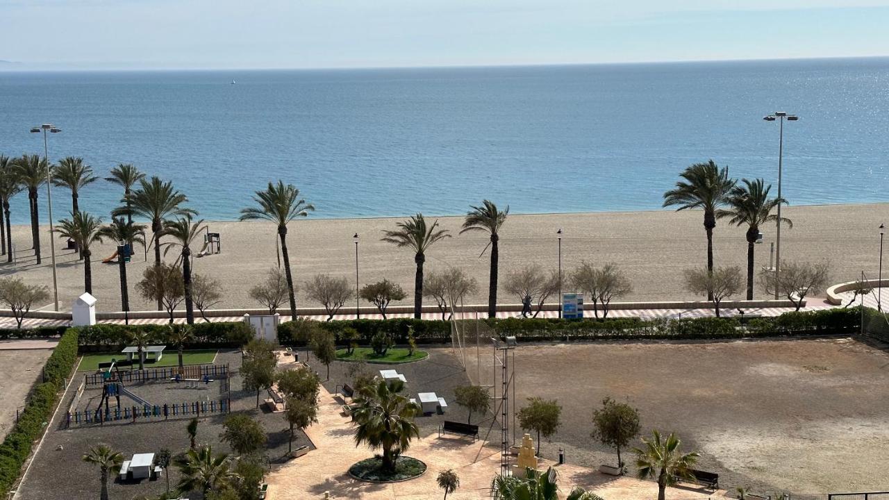 Apartamento Atico Parque Salinas Beachfront Roquetas de Mar
