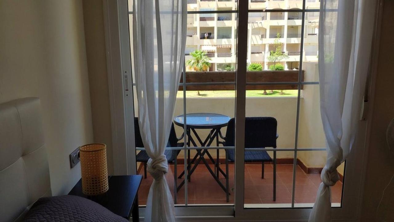 Lovely 2 Bedroom With Pool Apartamento Roquetas de Mar