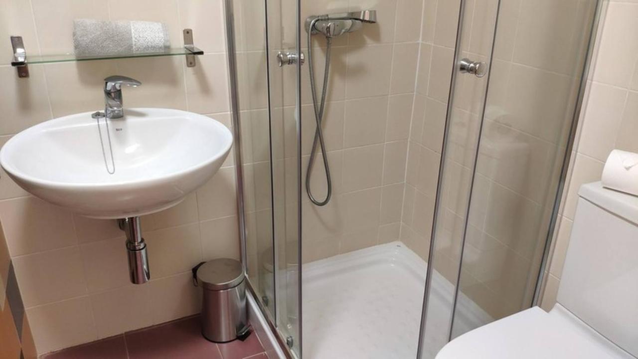 Lovely 2 Bedroom With Pool