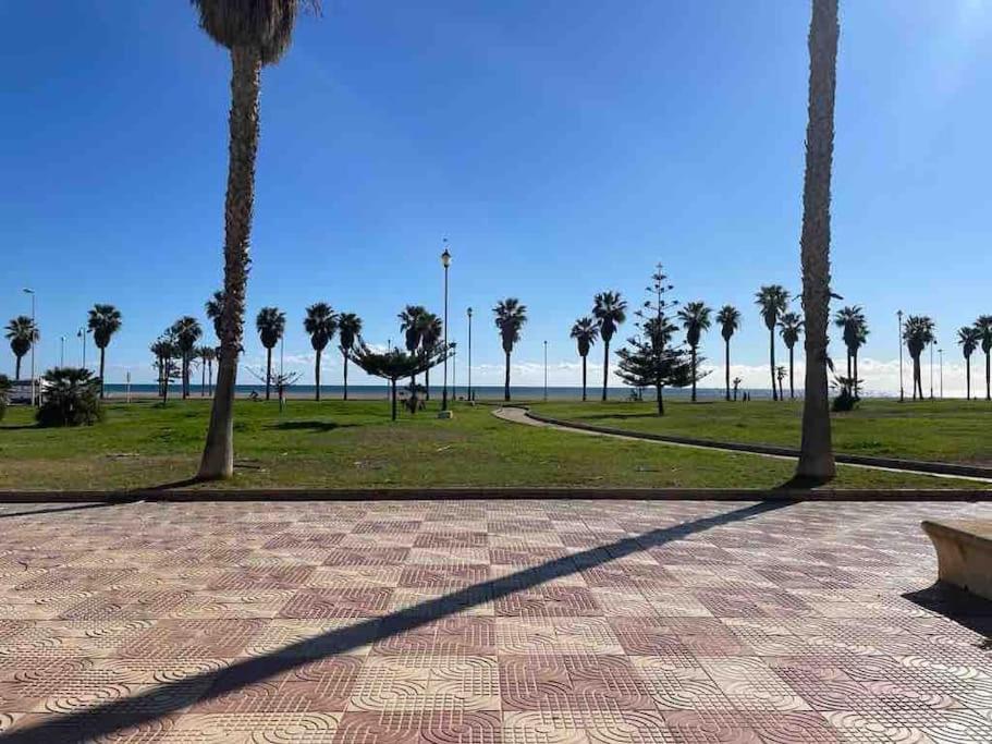 Apartamento Moderna Y Alegre Vivienda Junto Al Mar . Roquetas de Mar