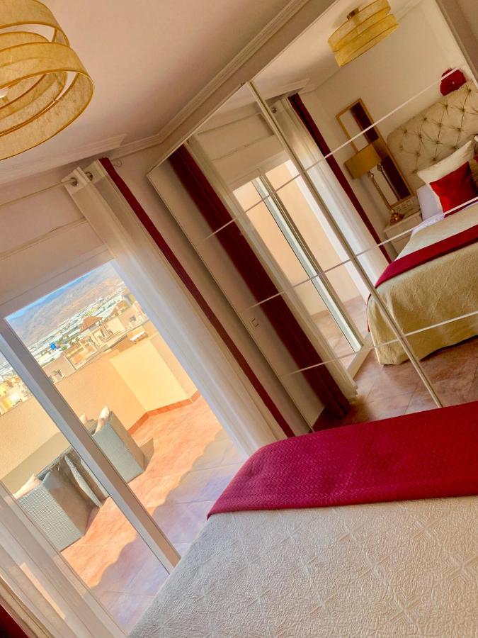 ático Deluxe Entre Centro Y Playa Salinas Con Terraza, Wifi, Piscina Climatizada, Gym, Sauna Y Garaje -smart Tv * Roquetas de Mar