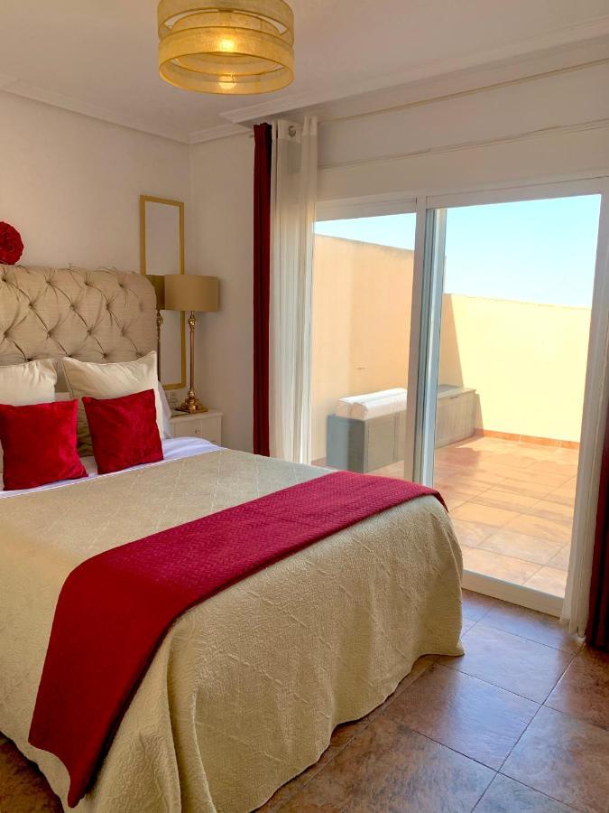 ático Deluxe Entre Centro Y Playa Salinas Con Terraza, Wifi, Piscina Climatizada, Gym, Sauna Y Garaje -smart Tv Roquetas de Mar