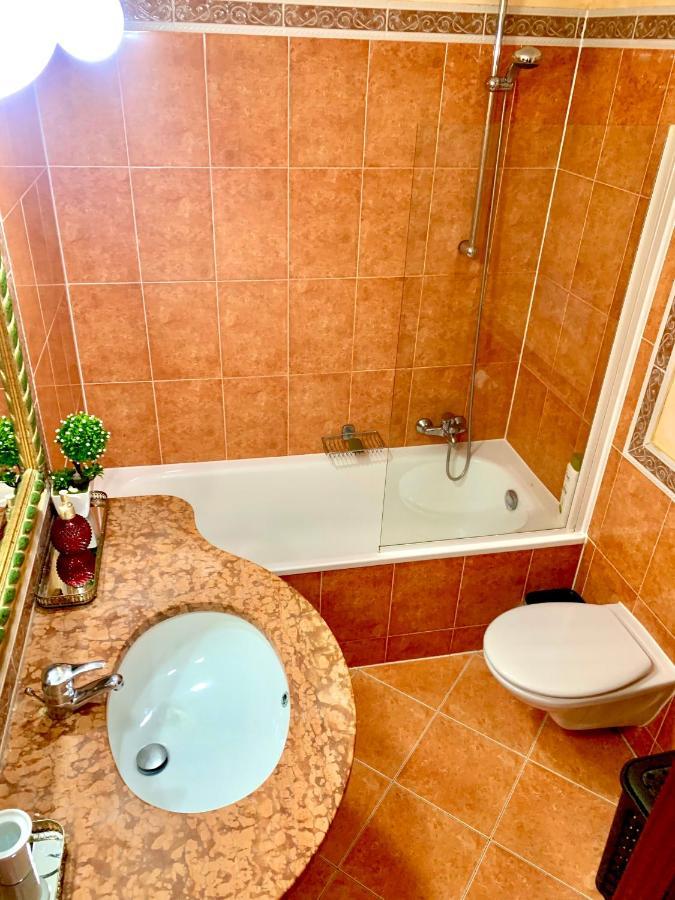Apartamento ático Deluxe Entre Centro Y Playa Salinas Con Terraza, Wifi, Piscina Climatizada, Gym, Sauna Y Garaje -smart Tv Roquetas de Mar