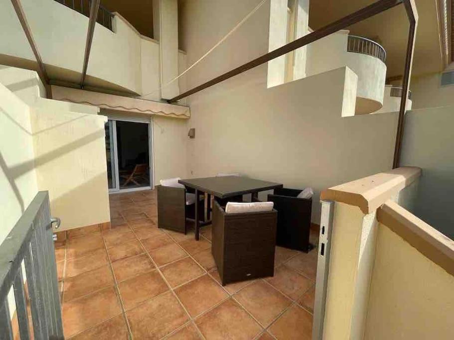 Apartamento Moderna Y Alegre Vivienda Junto Al Mar . *