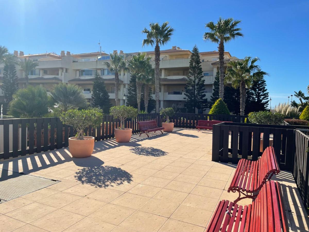 Moderna Y Alegre Vivienda Junto Al Mar . Apartamento *
