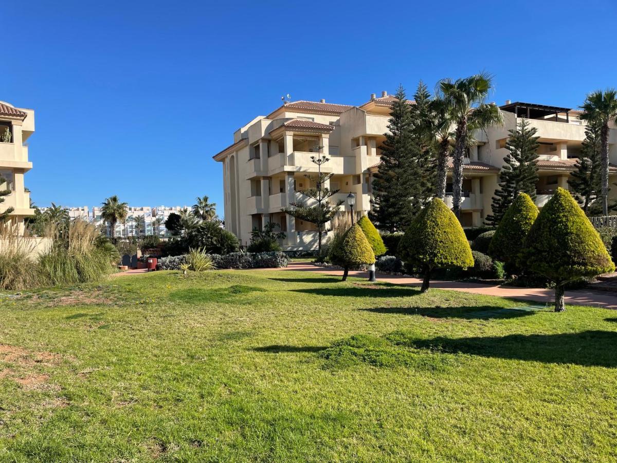 Moderna Y Alegre Vivienda Junto Al Mar . Apartamento