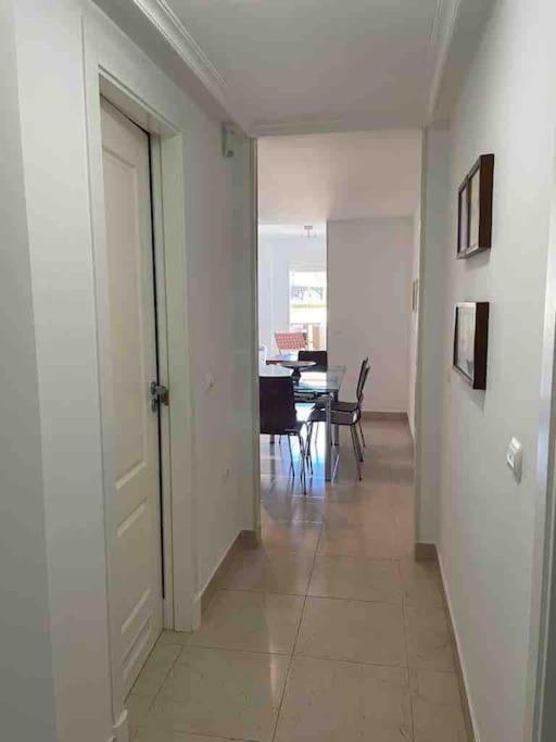 Moderna Y Alegre Vivienda Junto Al Mar . Apartamento