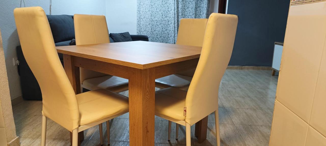 Roquetas De Mar, Apartamento, 2 Dormitorios, Urbanización Salinas, Cerca De La Playa, De Restaurantes Y Bares De Tapas * Roquetas de Mar