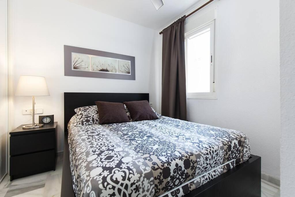 Apartamento Magnifico Atico Con Vistas Al Mar Y Piscina De 1 Dormitorio Con Solarium, Wifi, Netfix *
