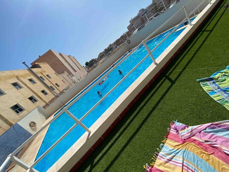 Magnifico Atico Con Vistas Al Mar Y Piscina De 1 Dormitorio Con Solarium, Wifi, Netfix