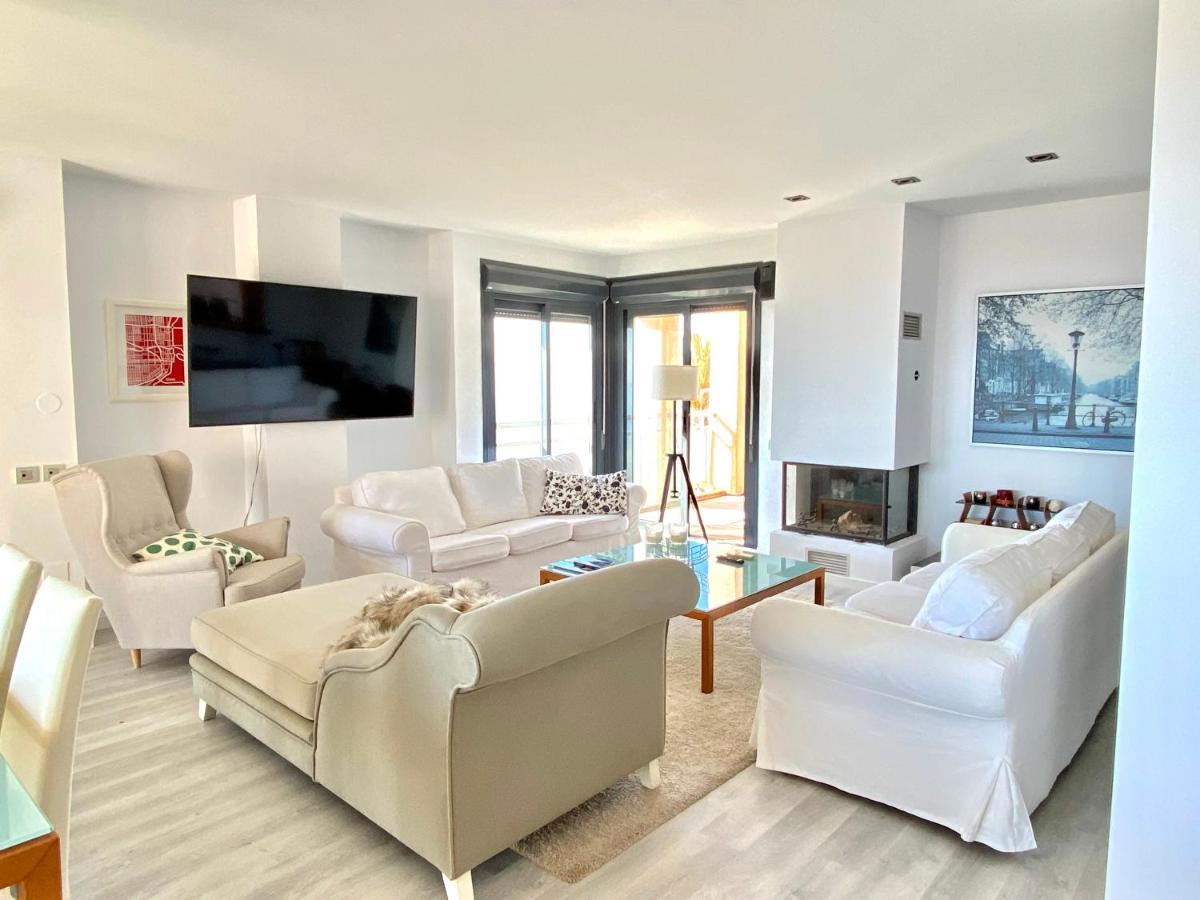 Fantastic Penthouse 270m2 With Amazing Sea Views *