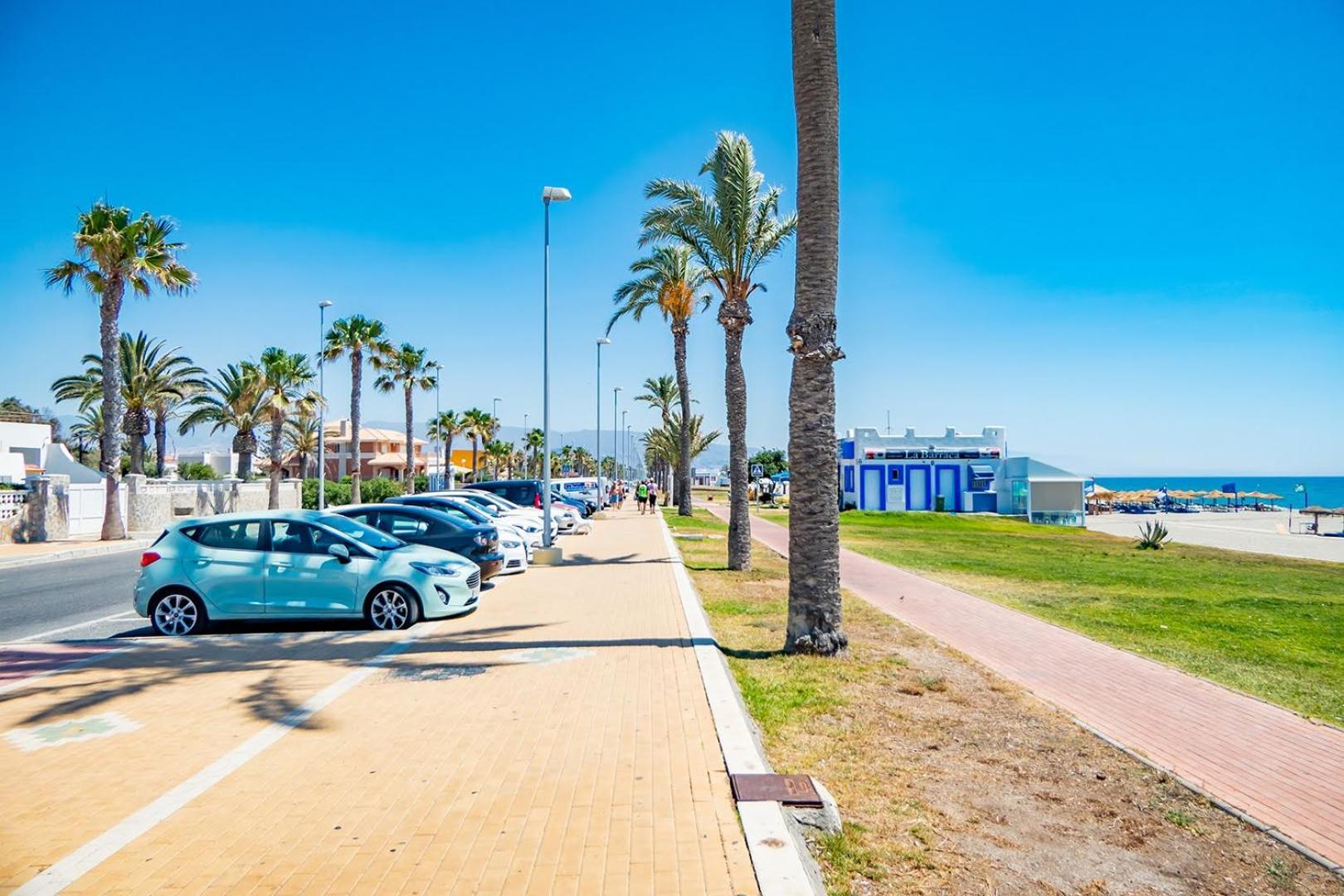 Buen Tiempo, Playa Cerca Y Diversion Sin Fin Roquetas de Mar