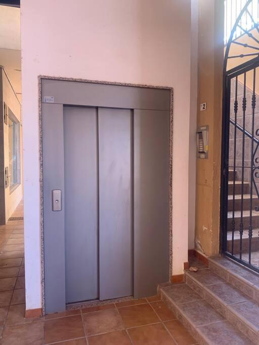Gran Con Garage Y Piscina En El Centro Apartment