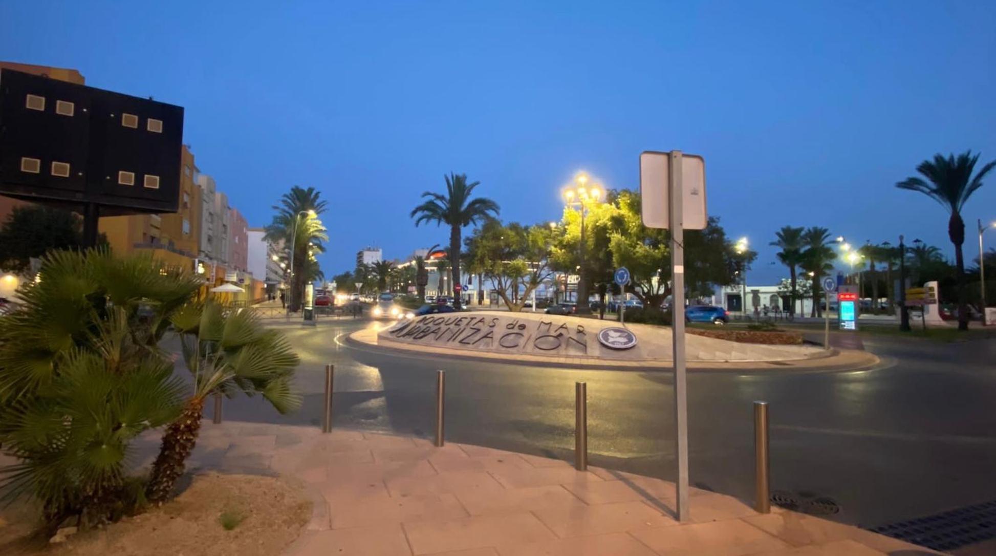 Apartamento Magnifico Atico Con Vistas Al Mar Y Piscina De 1 Dormitorio Con Solarium, Wifi, Netfix *