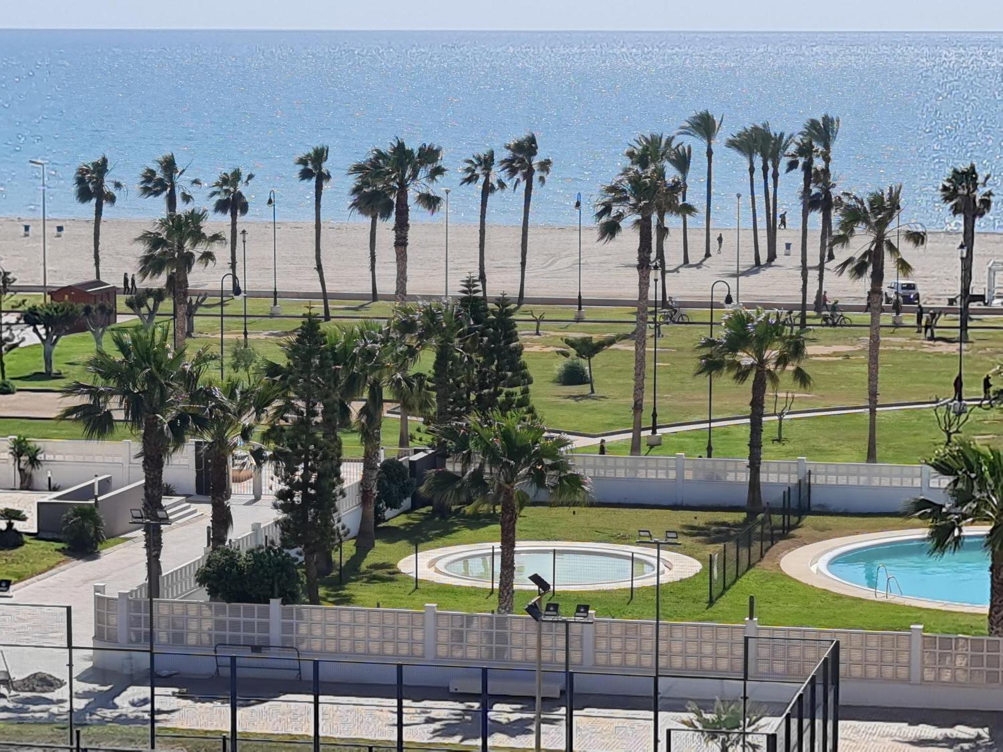 Apartamento Sybarix Beach: 1ª Linea De Playa Roquetas de Mar