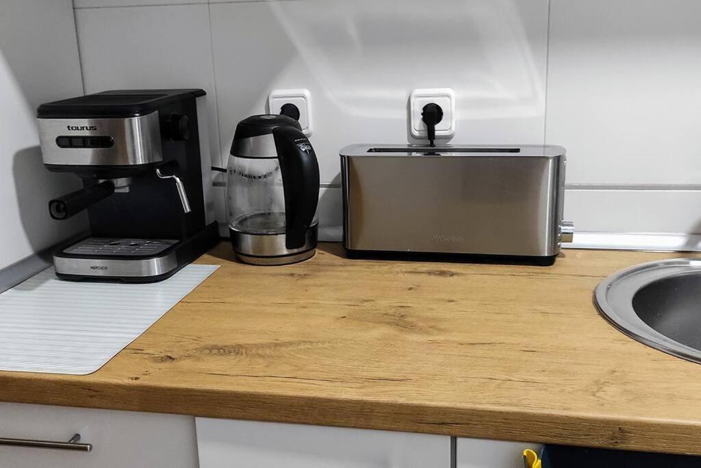 Atico Luminoso Con Terraza. Apartamento *