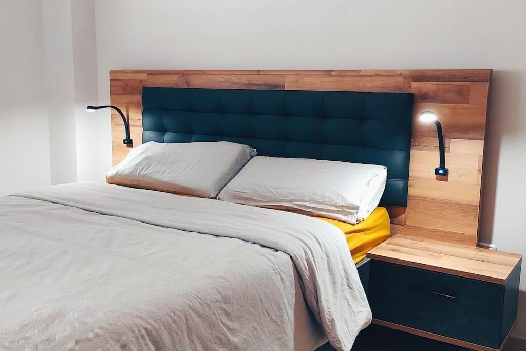 Atico Luminoso Con Terraza. Apartamento