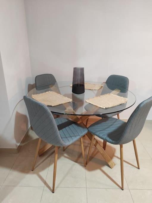 Apartamento Atico Luminoso Con Terraza. *