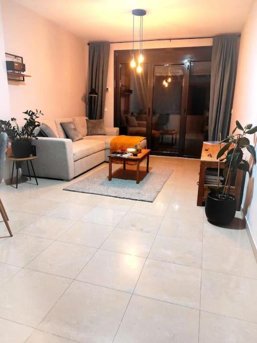 Apartamento Atico Luminoso Con Terraza.