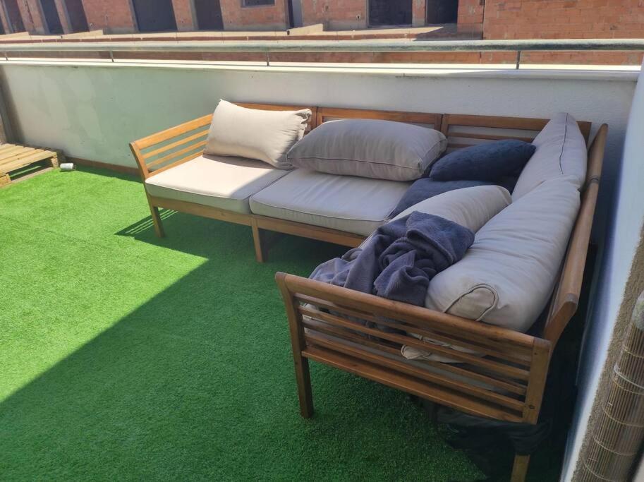 Apartamento Atico Luminoso Con Terraza. Roquetas de Mar