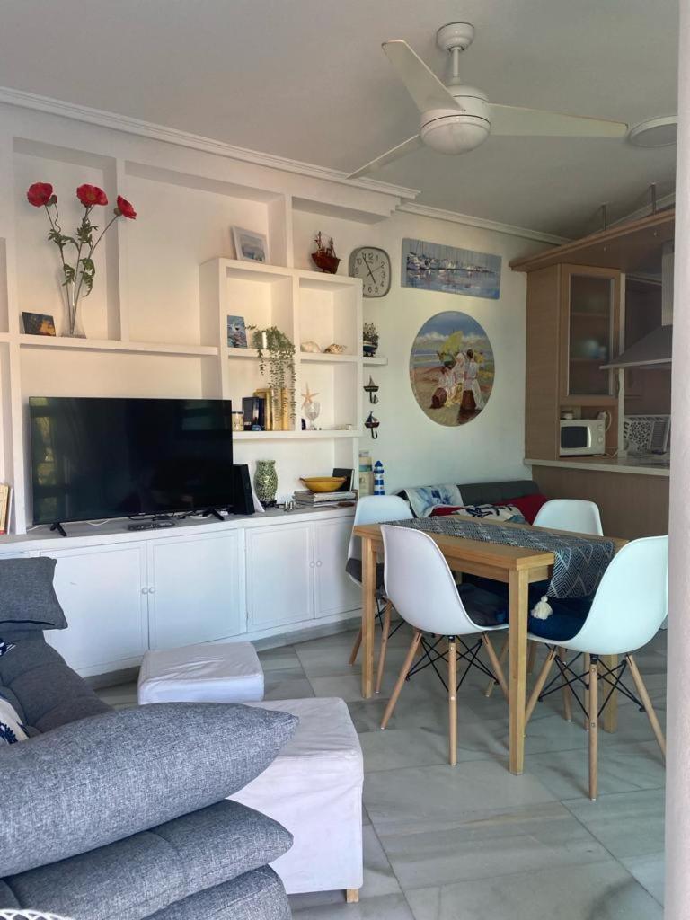 Apartamento A Pie De Playa Apartment *
