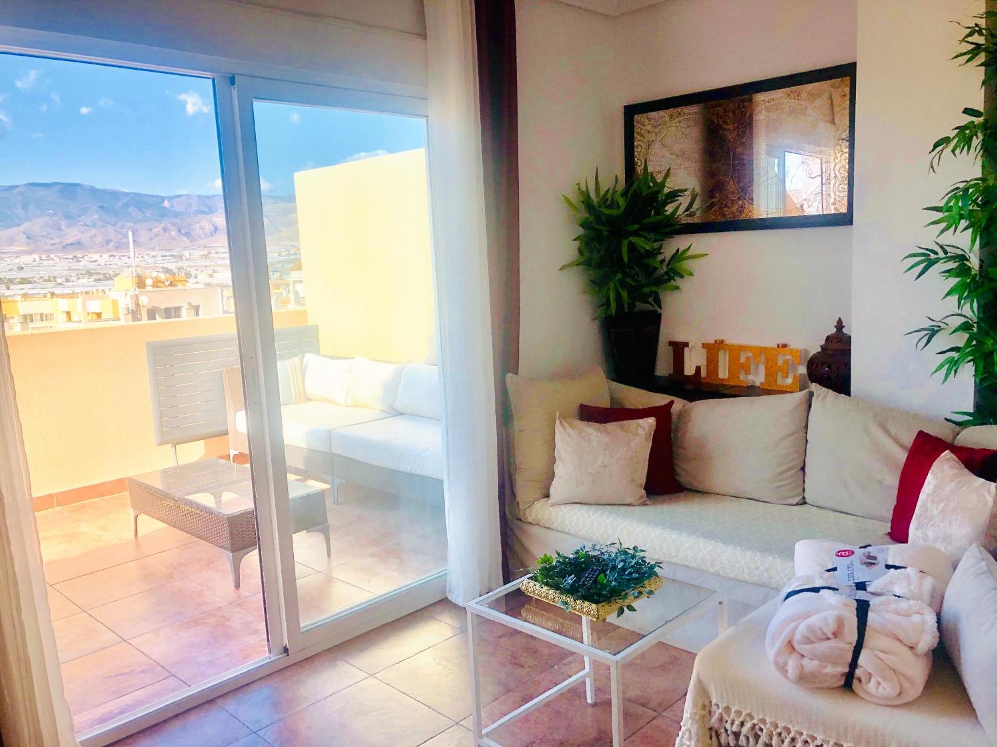 Apartamento ático Deluxe Entre Centro Y Playa Salinas Con Terraza, Wifi, Piscina Climatizada, Gym, Sauna Y Garaje -smart Tv