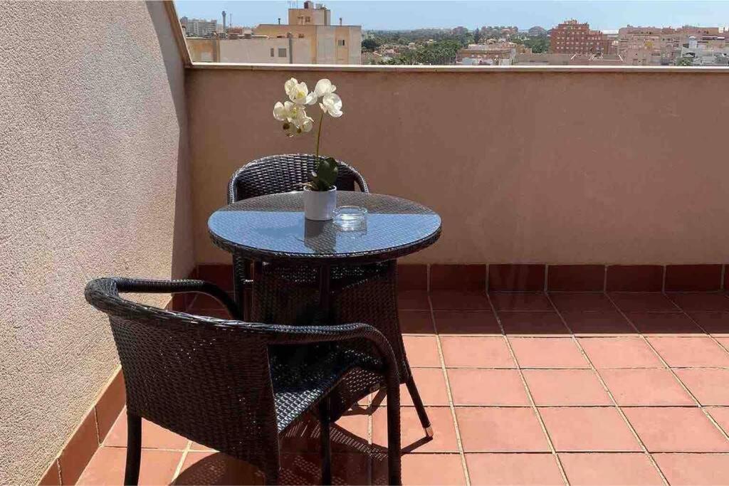 Apartment Magnifico Atico Con Vistas Al Mar Y Piscina De 1 Dormitorio Con Solarium, Wifi, Netfix