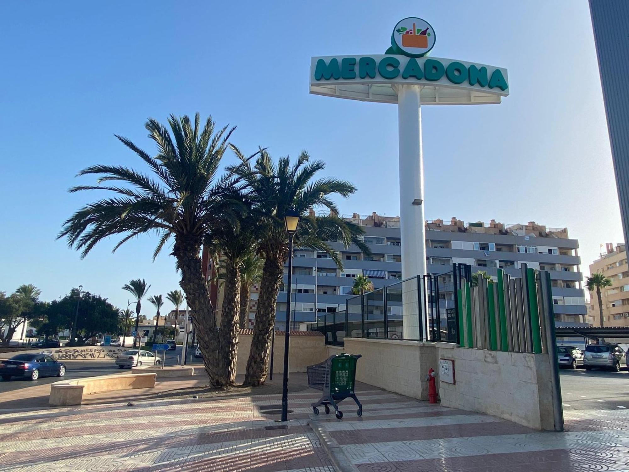 Magnifico Atico Con Vistas Al Mar Y Piscina De 1 Dormitorio Con Solarium, Wifi, Netfix * Roquetas de Mar