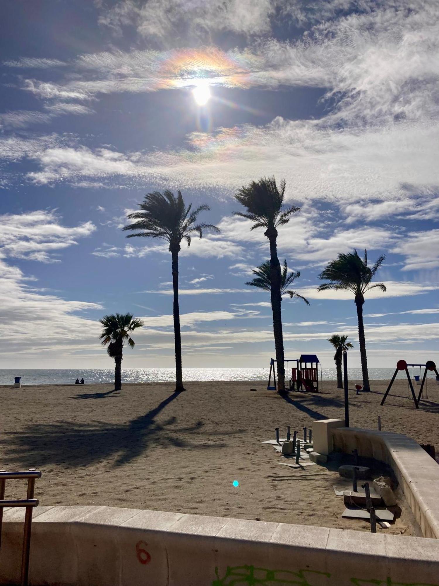 Vive La Playa A 5 Min Con Vistas-piscina-aire Acondicionado-ventiladores De Techo-wifi-orientacion Sur Apartamento