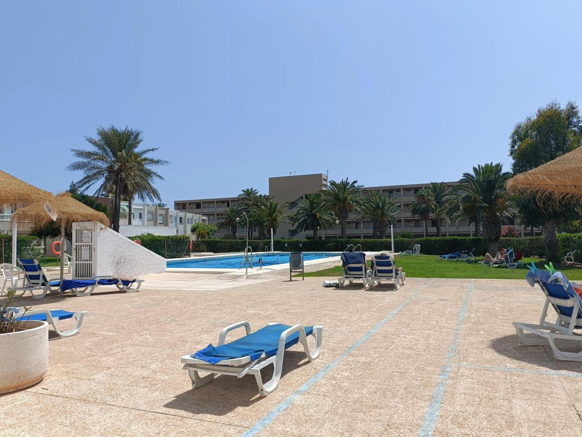 Apto Tropicana Con Salida Directa Al Mar Y Piscina Roquetas de Mar