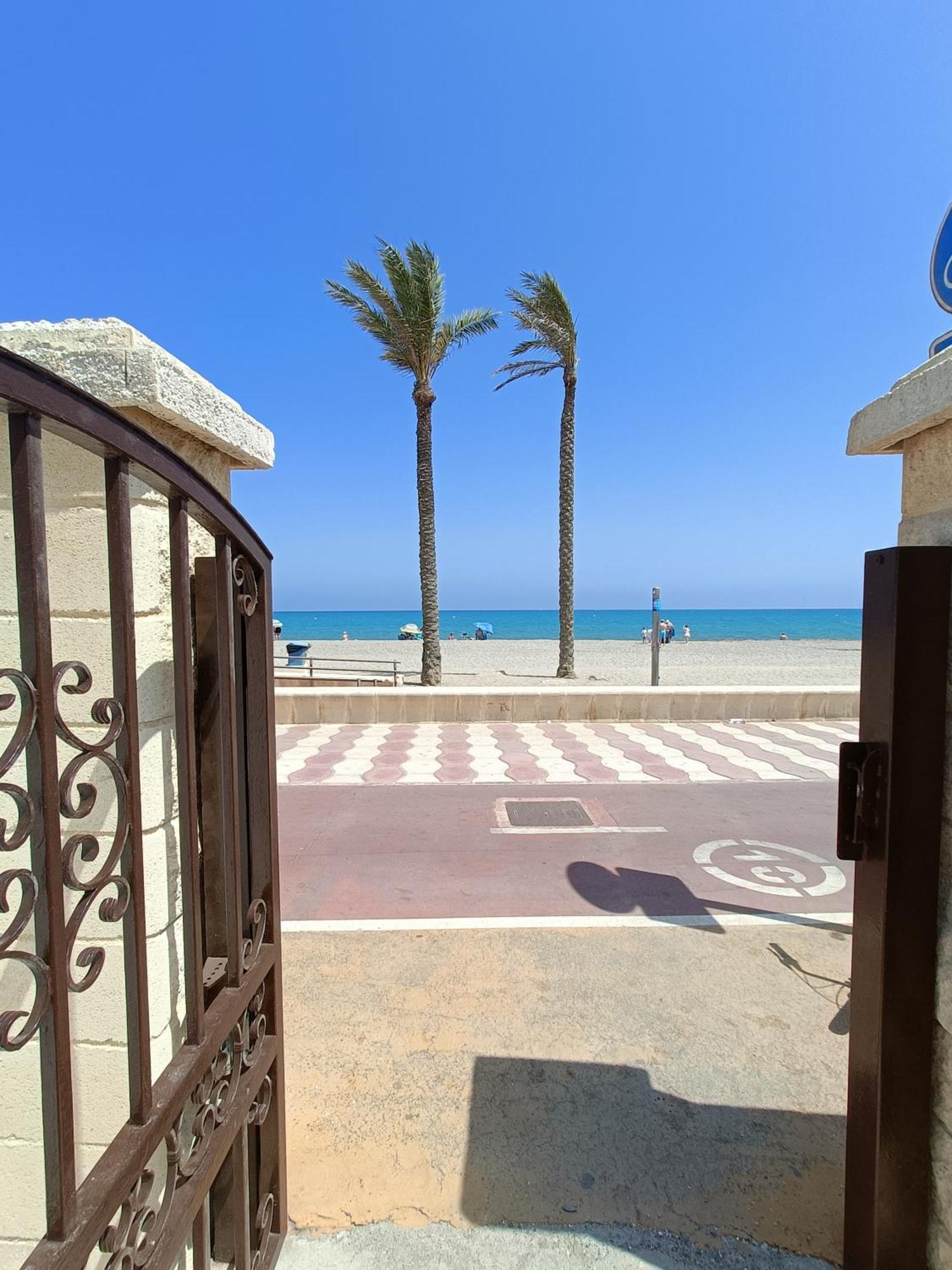 Apto Tropicana Con Salida Directa Al Mar Y Piscina