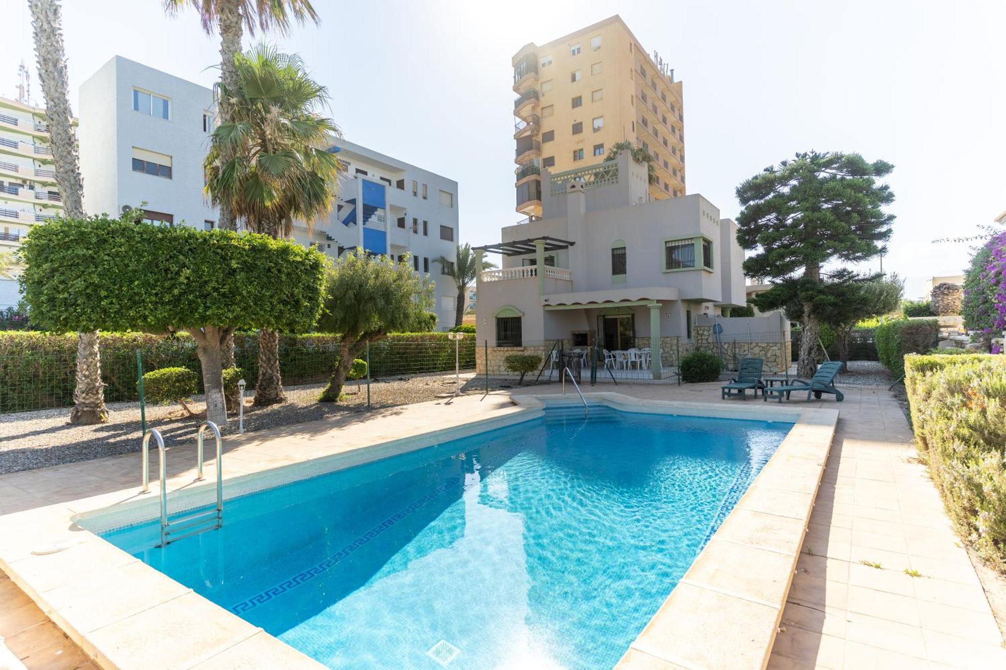 Trendyhomes Con Piscina Roquetas de Mar